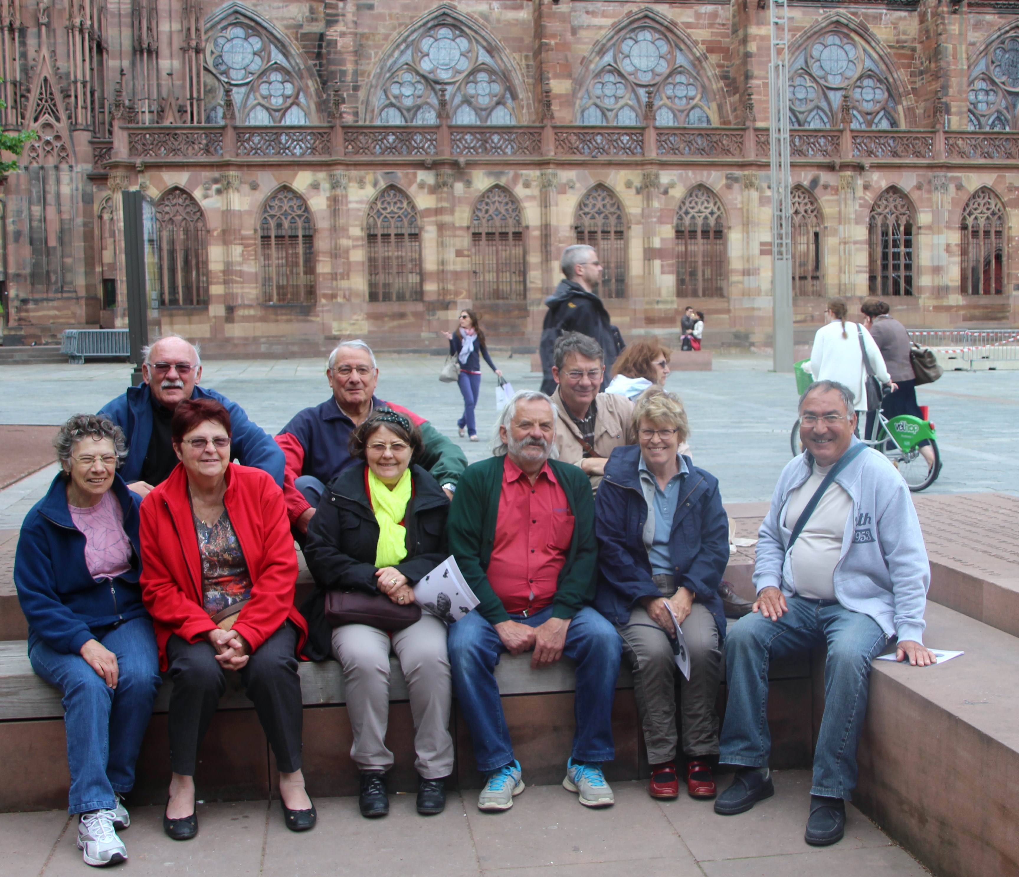 Le groupe devant la cathédrale